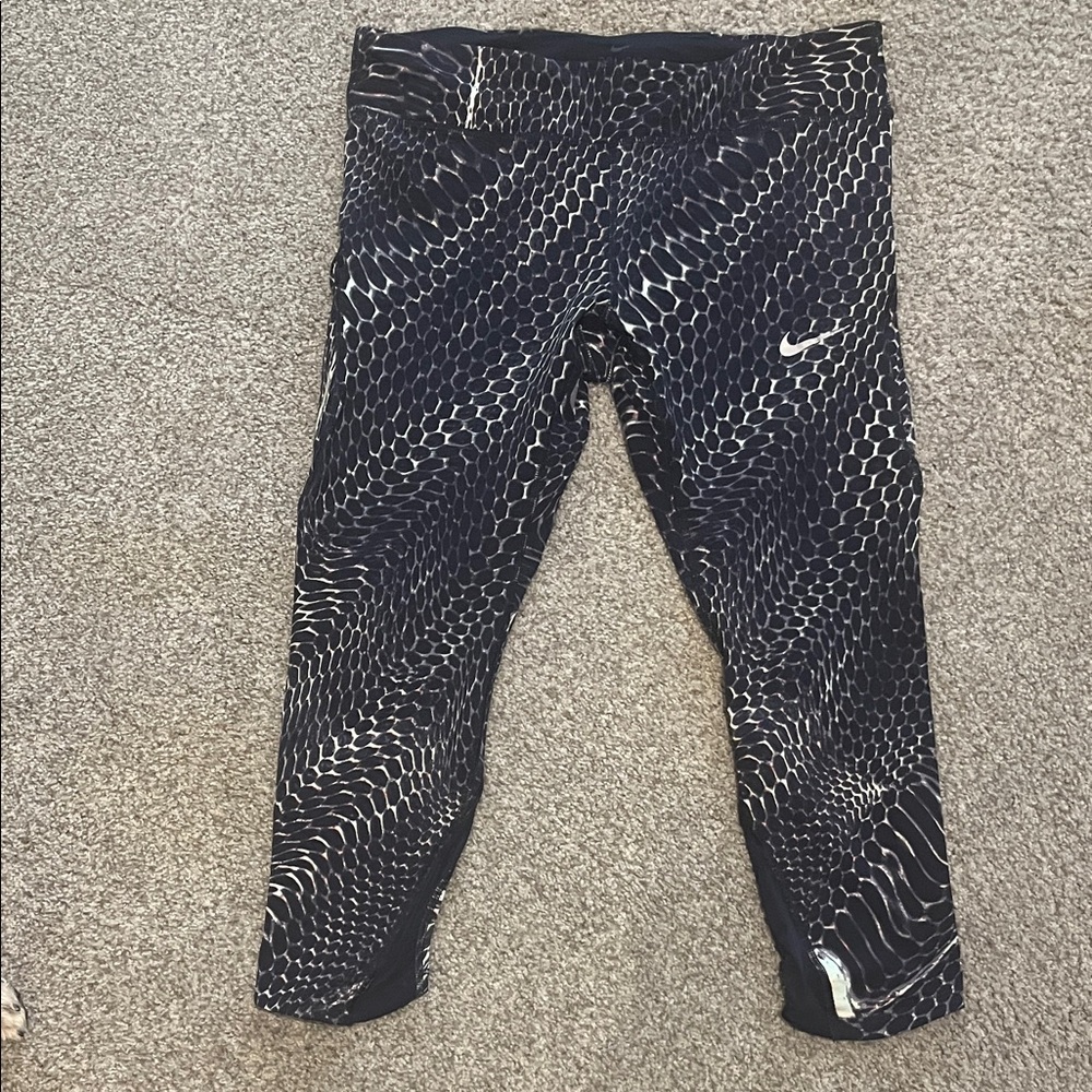 Nike Black and White Cropped Leggings